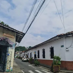 Pensión En San Antonio Casa Maya Colombia